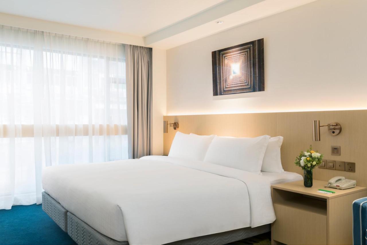 Holiday Inn Golden Mile By Ihg Хонконг Екстериор снимка