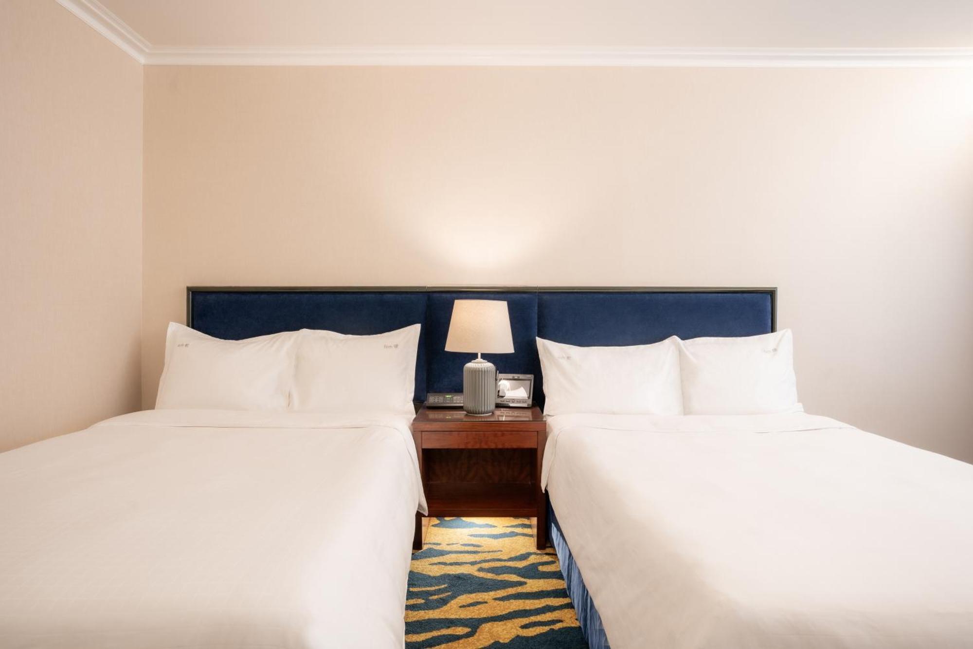Holiday Inn Golden Mile By Ihg Хонконг Екстериор снимка