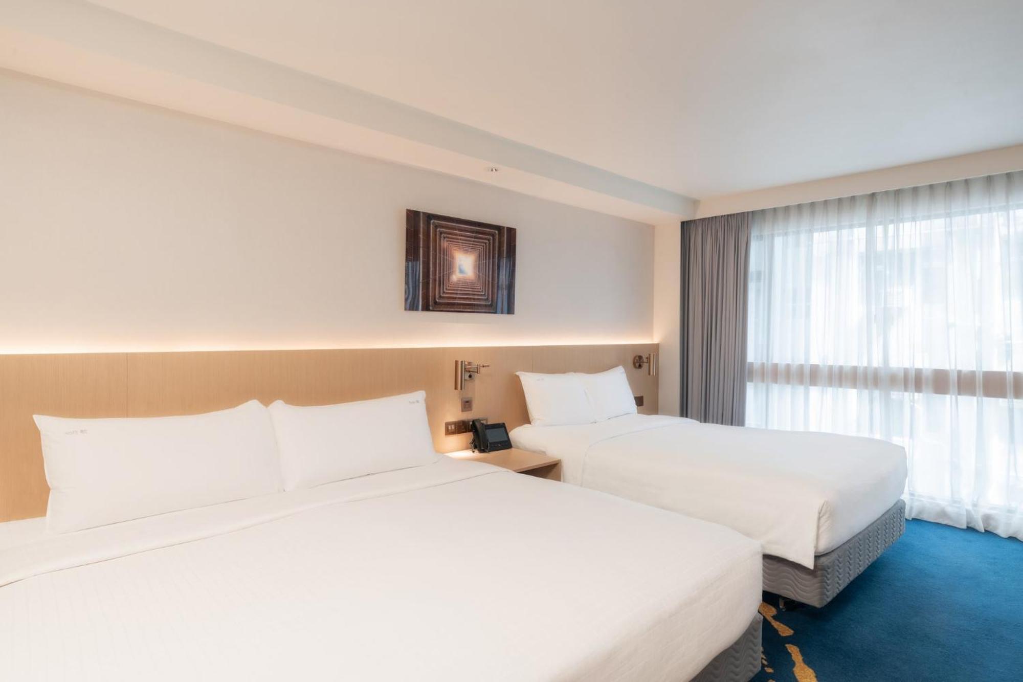 Holiday Inn Golden Mile By Ihg Хонконг Екстериор снимка