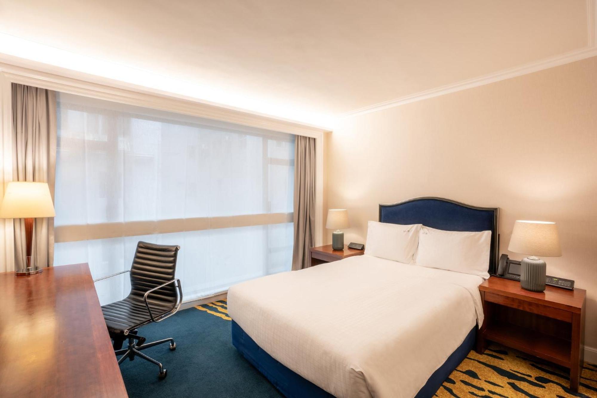 Holiday Inn Golden Mile By Ihg Хонконг Екстериор снимка