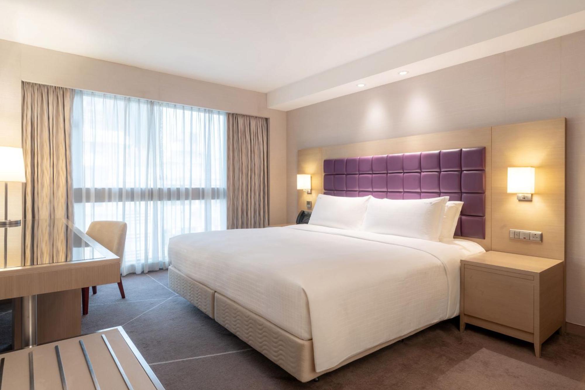 Holiday Inn Golden Mile By Ihg Хонконг Екстериор снимка