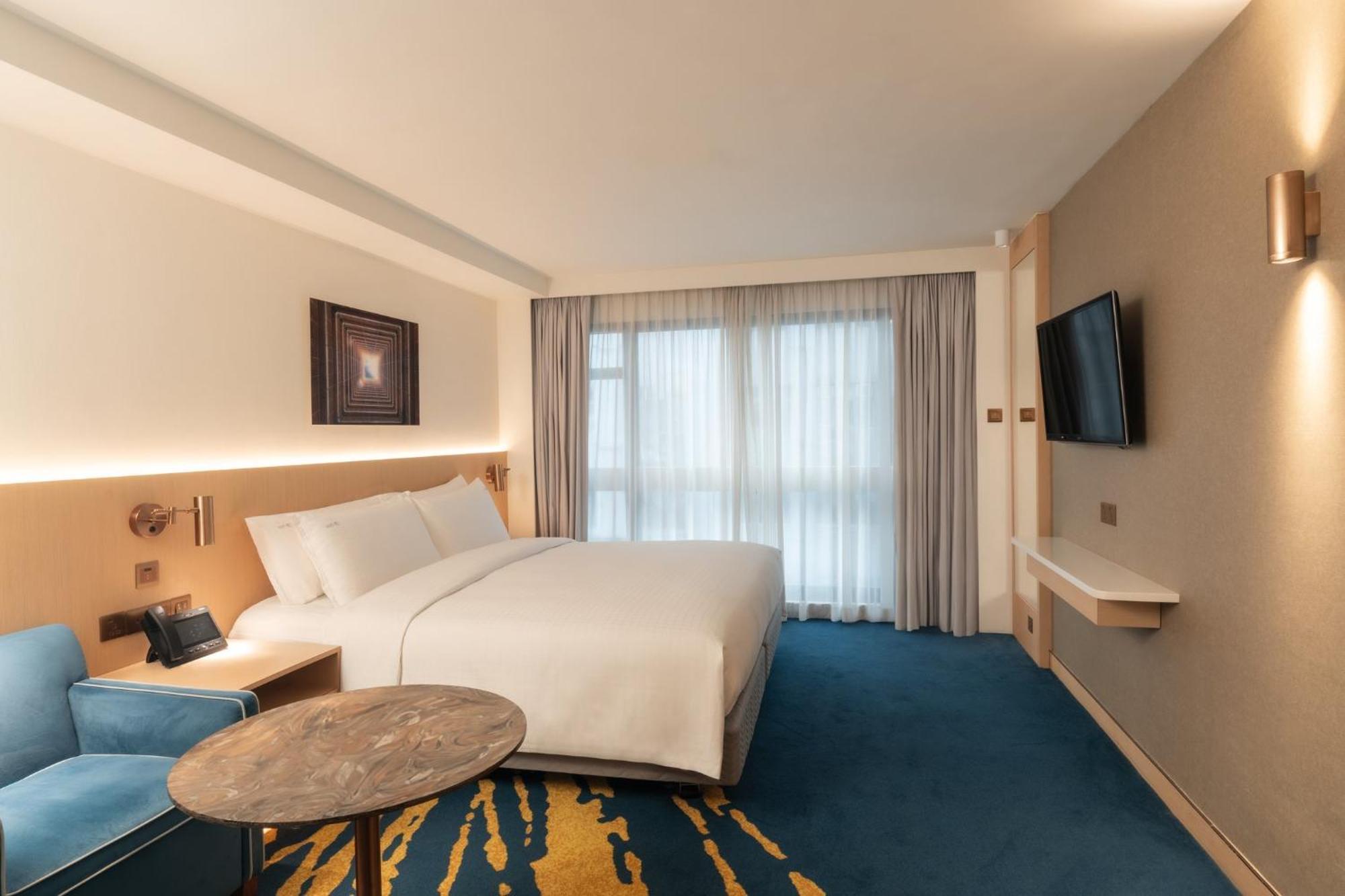 Holiday Inn Golden Mile By Ihg Хонконг Екстериор снимка
