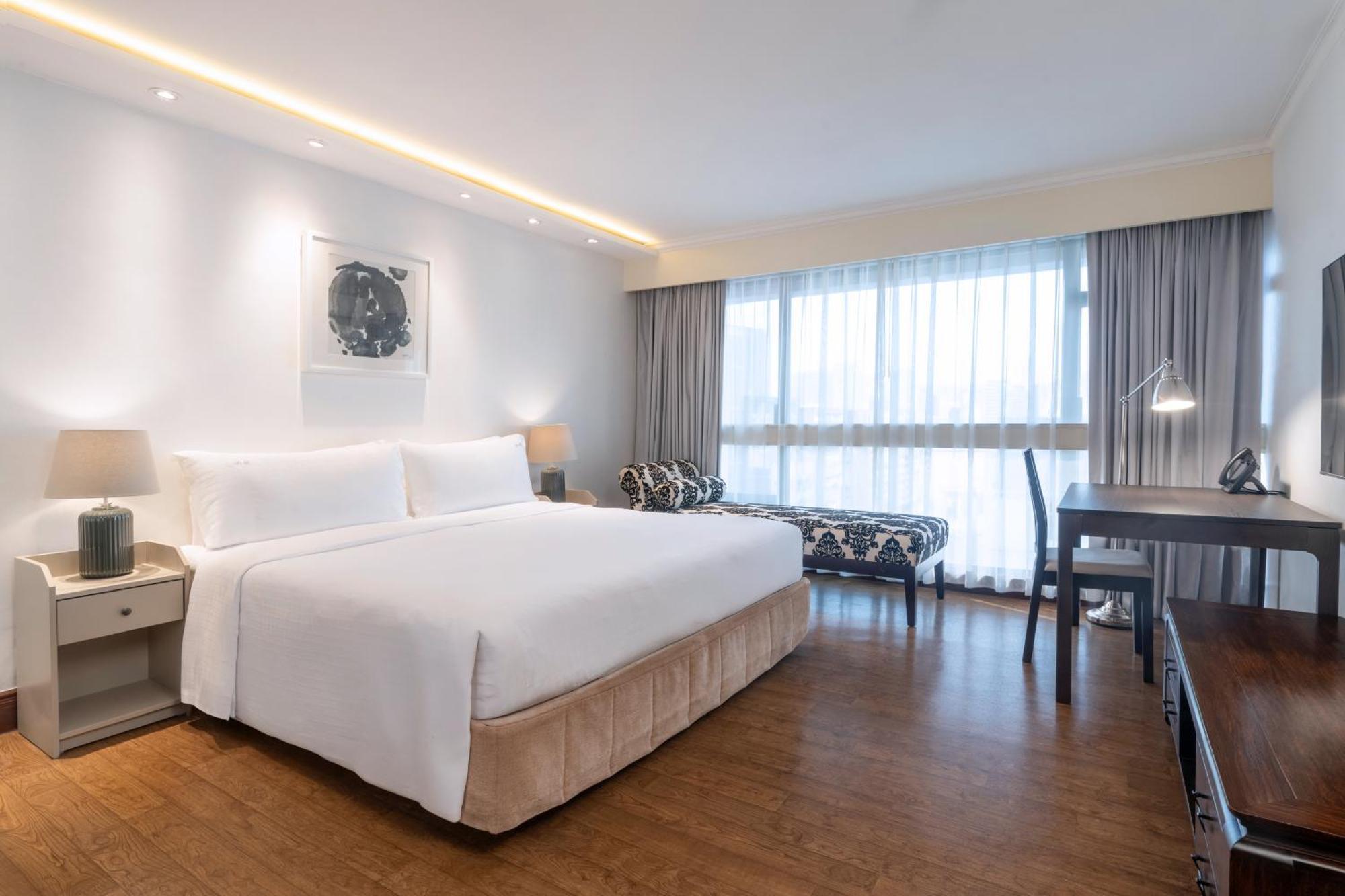 Holiday Inn Golden Mile By Ihg Хонконг Екстериор снимка