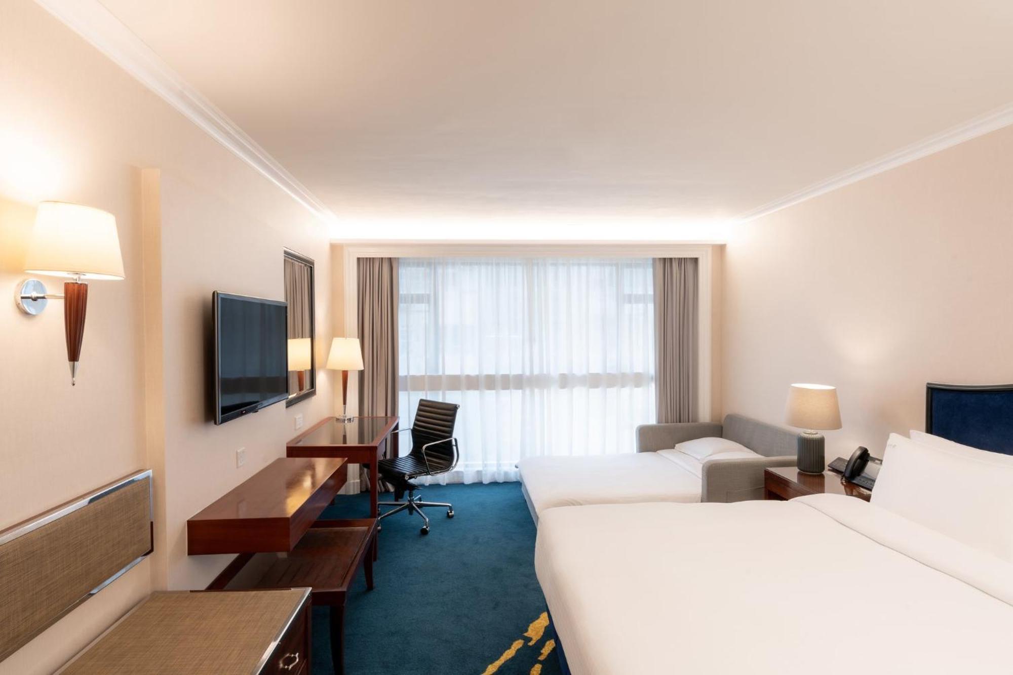 Holiday Inn Golden Mile By Ihg Хонконг Екстериор снимка